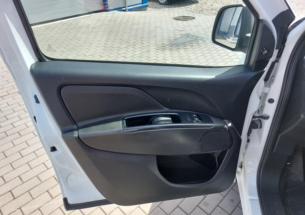 Fiat Doblo cena 39000 przebieg: 161000, rok produkcji 2018 z Jedwabne małe 232